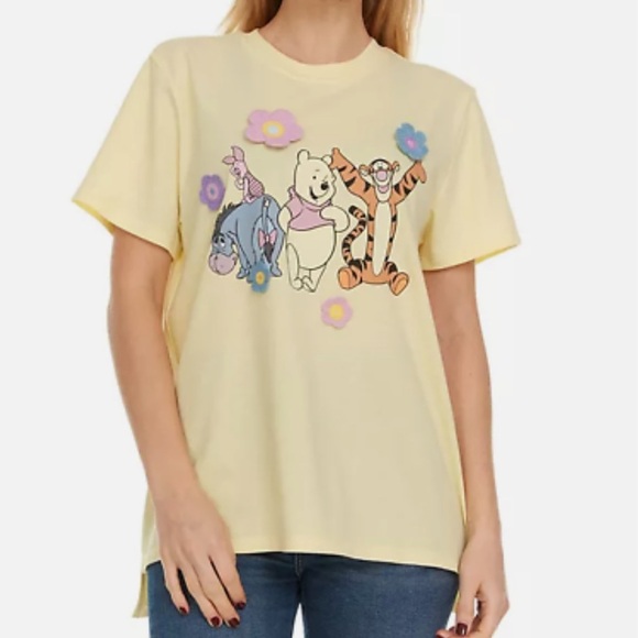 3D Winnie the Pooh Graphic T-Shirt Crochet Flowers - Picture 1 of 5